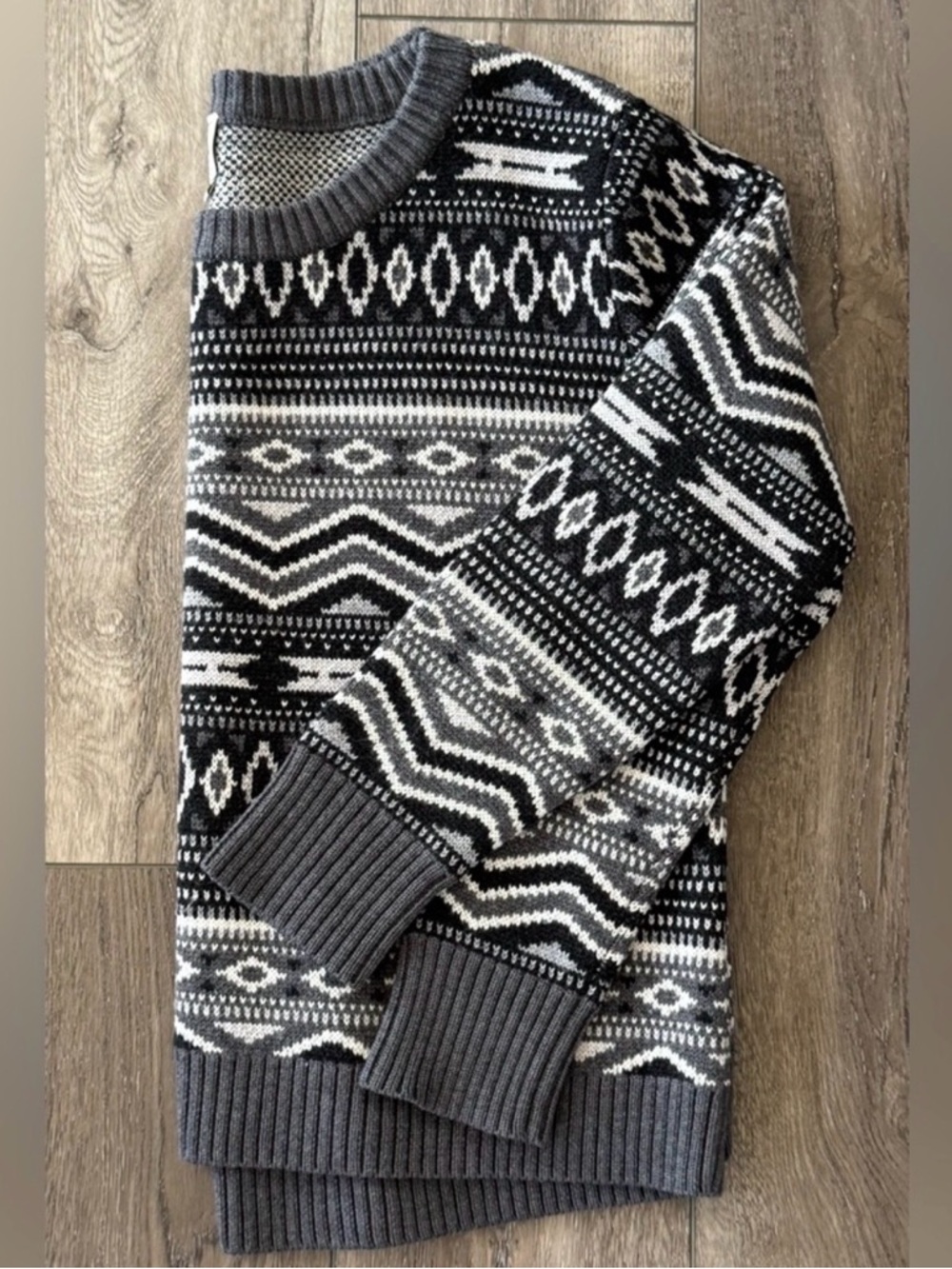 Haute Hippie Fair Isle Sweater 100% Merino Wool MED/LRG Round Neck Aztec Print